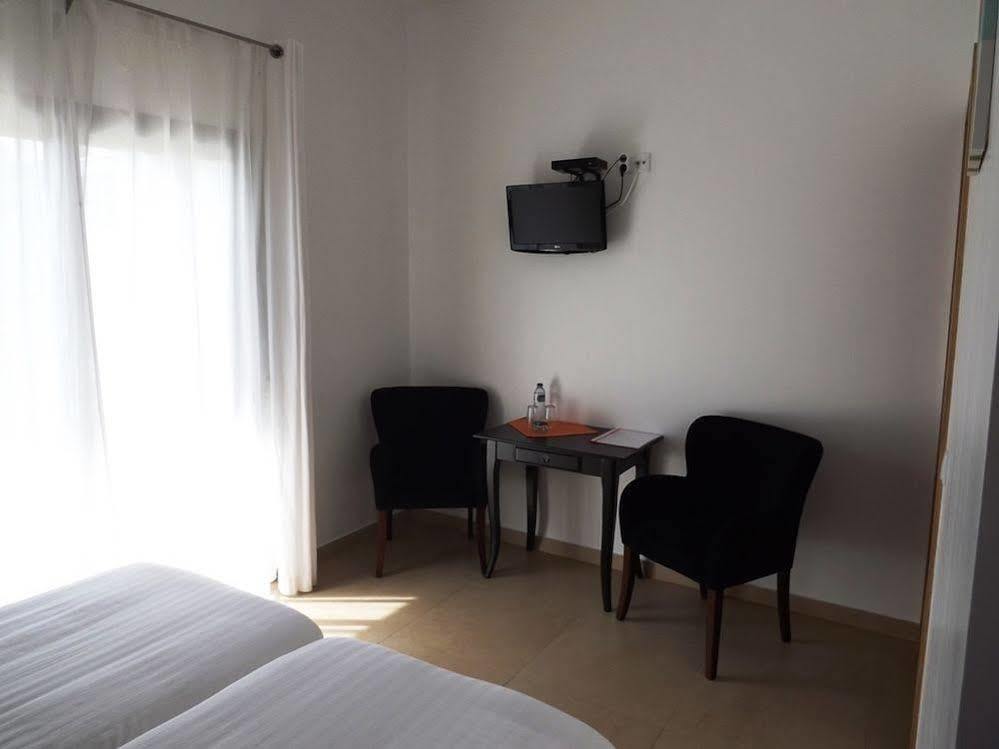 Casa Ceedina Bed And Breakfast & Beauty Batalha Bagian luar foto