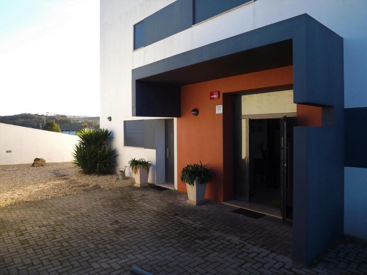 Casa Ceedina Bed And Breakfast & Beauty Batalha Bagian luar foto